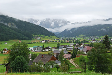 Fototapeta na wymiar Gosau village in the dell, Austria