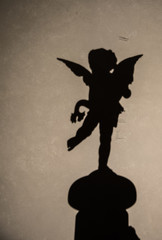 Putto's shadow