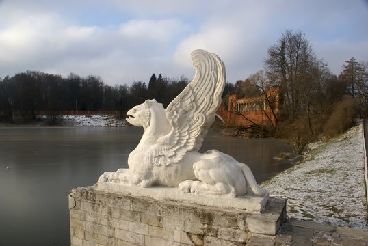 Griffins sculpture