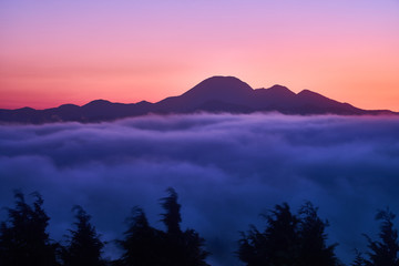夜明け前の三瓶山