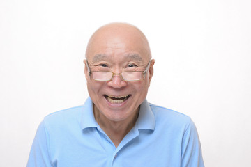 笑顔の日本人シニア