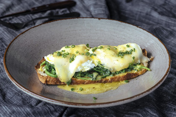 Eggs benedicts