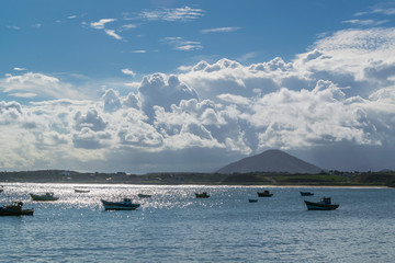 Barcos na Praia de Meaipe, Guarapari, Espirito Santo, Brasil.