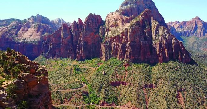 Zion National Park - Desert Valley & Mountains -
 Utah
