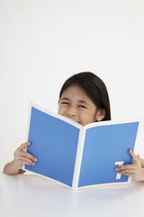 Naklejka premium girl reading