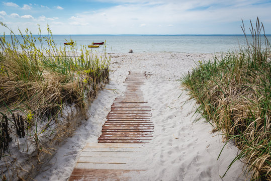 Fototapeta Sandy beach on Hel Peninsula in Poland, view on Bay of Puck