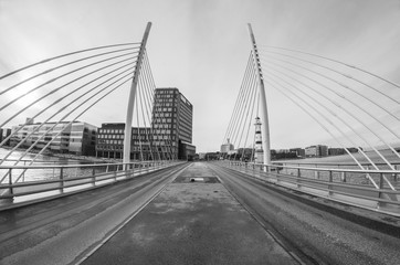 symetrical bridge 