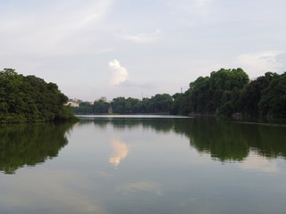 ホアンキエム湖