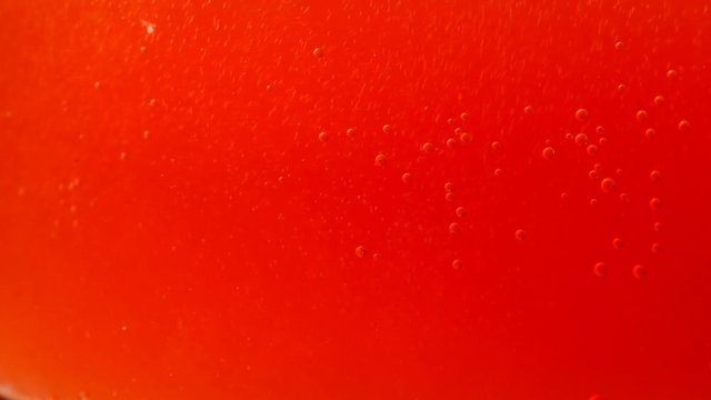 Brausetablette l&ouml;st sich in Wasser auf