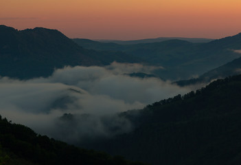 Fototapeta na wymiar Sunrise over the valley
