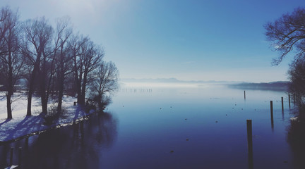 Sonnenschein auf den Starnberger See im Winter