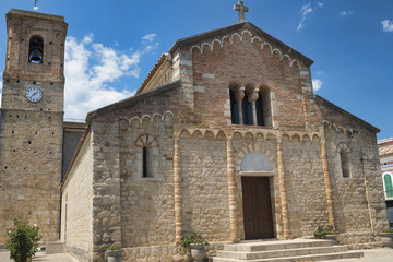 Fototapeta na wymiar Civitaquana (Pescara, Italy): church