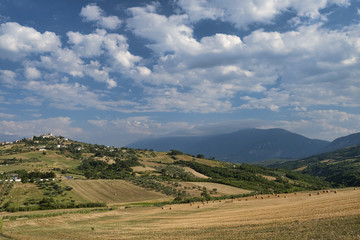 Fototapeta na wymiar Summer landscape in Abruzzi near Pietranico