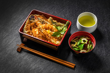 天重　和食　box lunch with tempura japanese food
