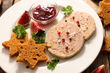 foie gras with gingerbread cake