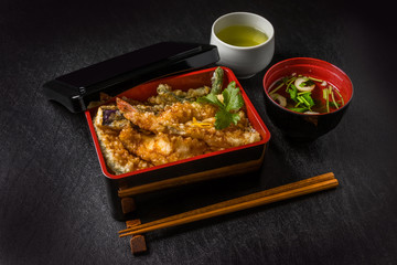 天重　和食　box lunch with tempura japanese food