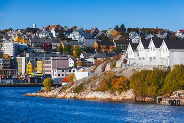 Tragetasche Kristiansund cityscape, coastal view © evannovostro