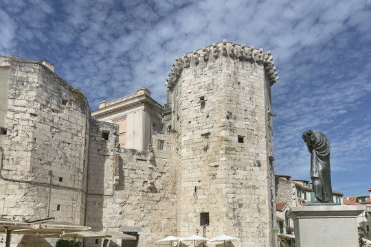 Statue of the Croatian poet Marko Marulic on the. Brace Radic Square in Split, Croatia