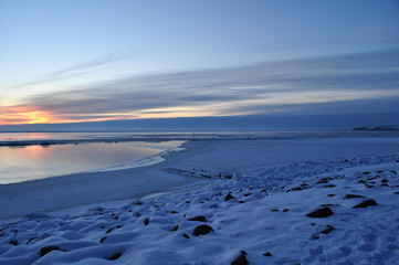 Eischollen auf der Ostsee - Thiessow im Winter auf Rügen