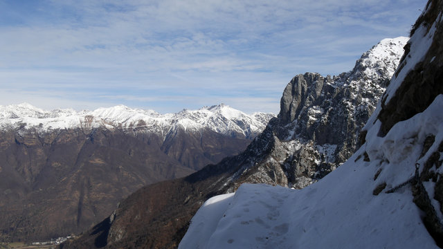 Inverno sulle alpi Lecchesi, bosco della Grigna