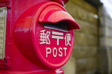 古い郵便ポスト
