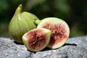 Figs.Fresh, ripe figs on a natural background