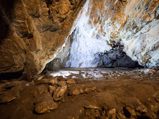 Szata naciekowa Jaskini Niedźwiedziej w Sudetach © JDziedzic