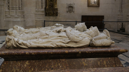Fototapeta na wymiar Sepulcro de los condestables Pedro Fernández de Velasco y Mencía de Mendoza., Catedral del Burgos, España
