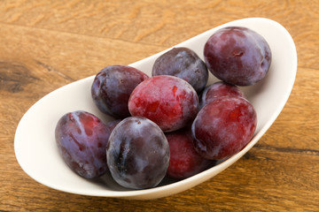 Plums in the bowl