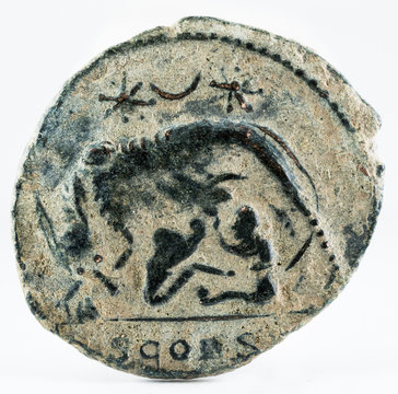 Ancient Roman copper coin. Urbs Roma. Reverse.