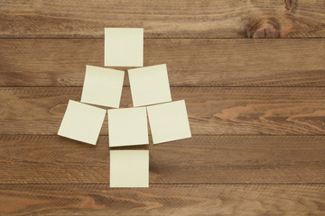 Notas o posit en forma de árbol de Navidad