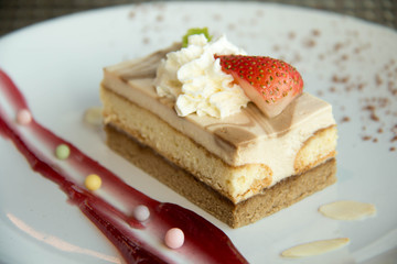  tiramisu cake with cocoa and jam