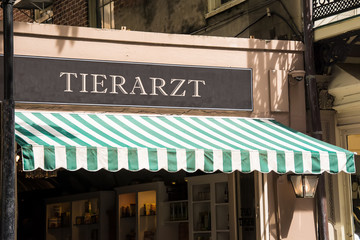 Obraz premium Schild 276 - Tierarzt