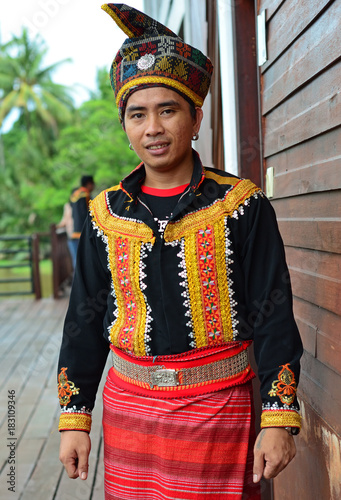 Pakaian Tradisional Etnik Kadazan Lelaki / Pakaian Tradisional: Pakaian