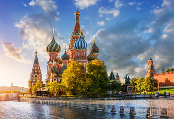 Собор Василия Блаженного в облаках St. Basil's Cathedral on Red Square and clouds - obrazy, fototapety, plakaty