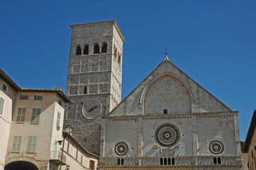Assisi, la cattedrale di San Rufino
