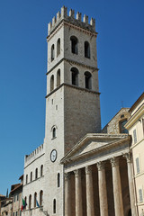 Fototapeta na wymiar Assisi, la chiesa di Santa Maria sopra Minerva