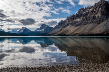 BOW LAKE. ICEFIELDS PARKWAY