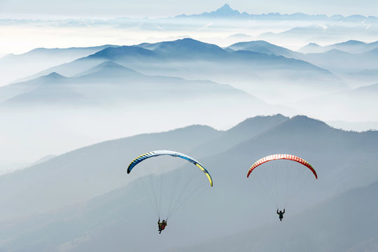 paragliding on the mountains