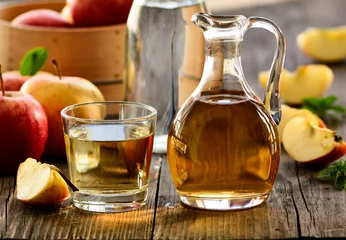 Fotobehang Apple cider vinegar © Foodfine