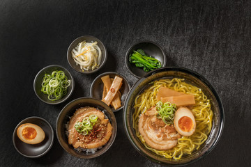 典型的なラーメン　Ramen set of typical Japanese style