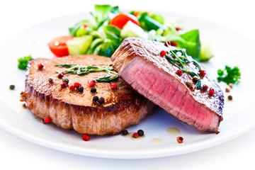 Grilled steak with vegetables 