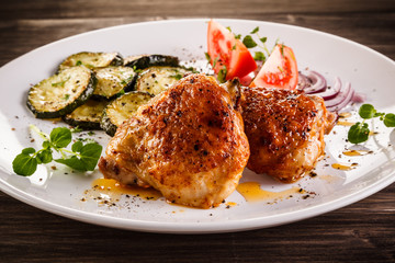     Barbecued chicken leg with vegetables 