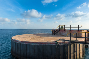 Plattform auf dem Meer