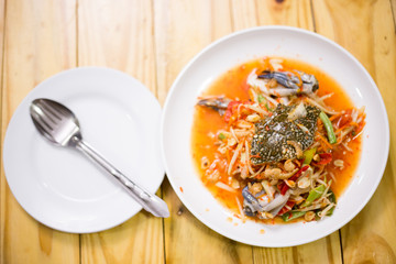 crab in papaya salad spicy