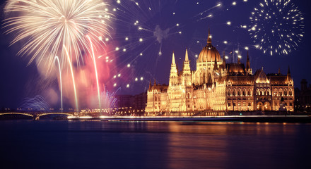 Fototapeta na wymiar new Year in the city - Budapest Parliament with fireworks