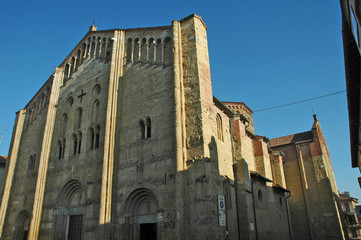 Fototapeta na wymiar Pavia, la Basilica di San Michele