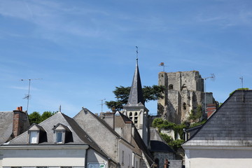 Fototapeta na wymiar Eglise de Montrichard.