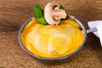 Mushroom cocotte with cheese