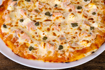 Pizza with salmon and capers
